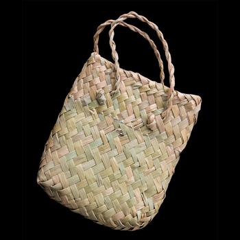 Pounamu Hei Toki, handcrafted pendant-1